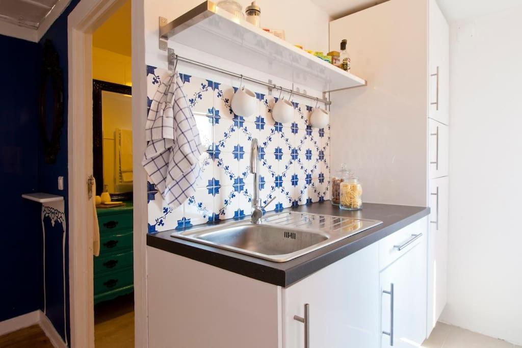 Lisbon Sant'Anna Apartments Szoba fotó