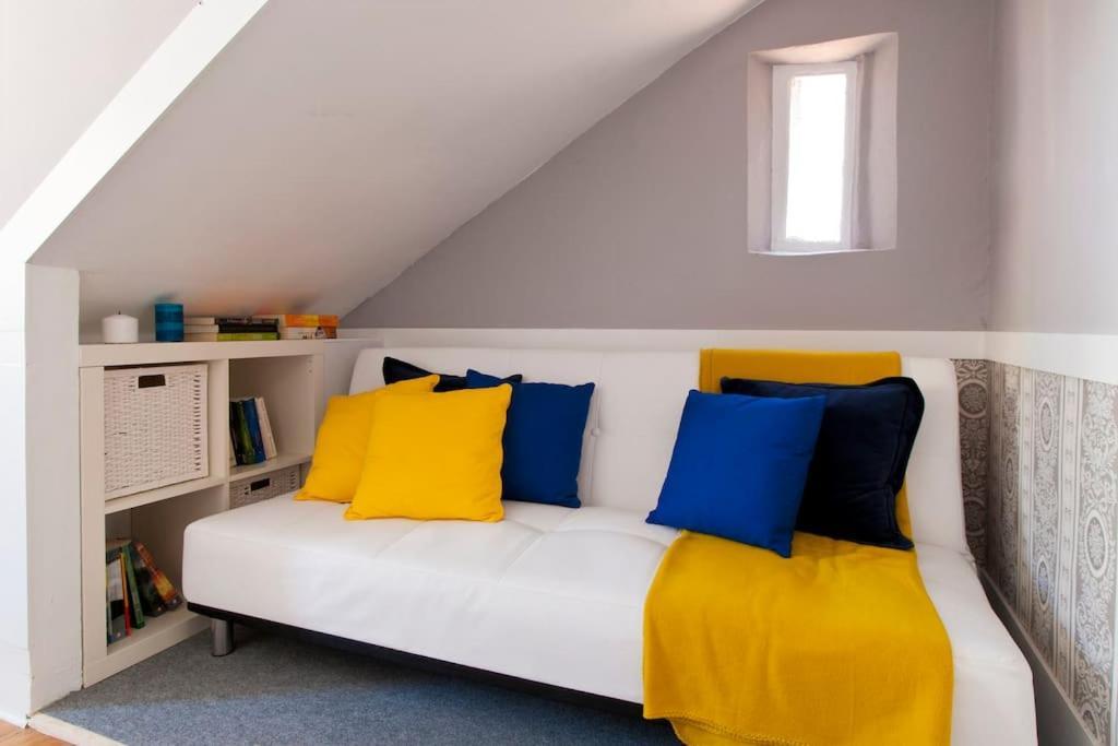 Lisbon Sant'Anna Apartments Szoba fotó