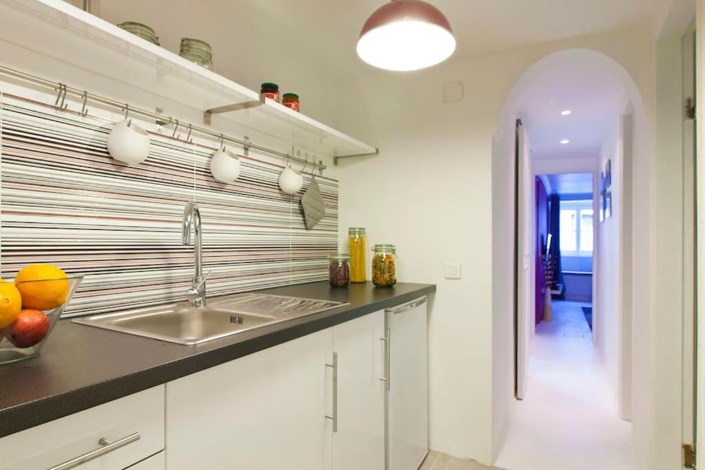 Lisbon Sant'Anna Apartments Szoba fotó